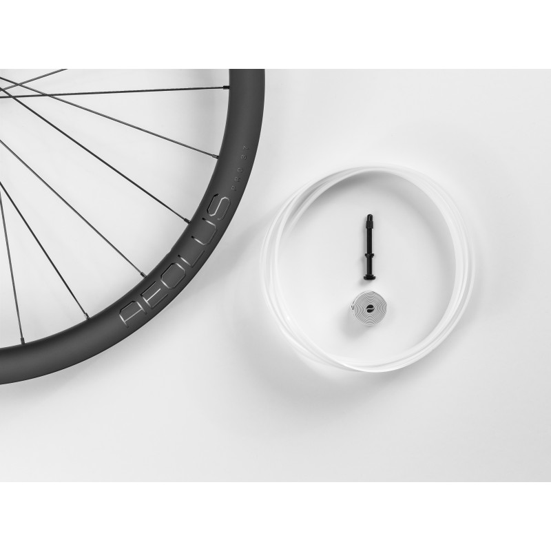 Koło (przód) BONTRAGER Koło szos. pod ham. tarcz. Bontrager Aeolus Pro 37 TLR Disc