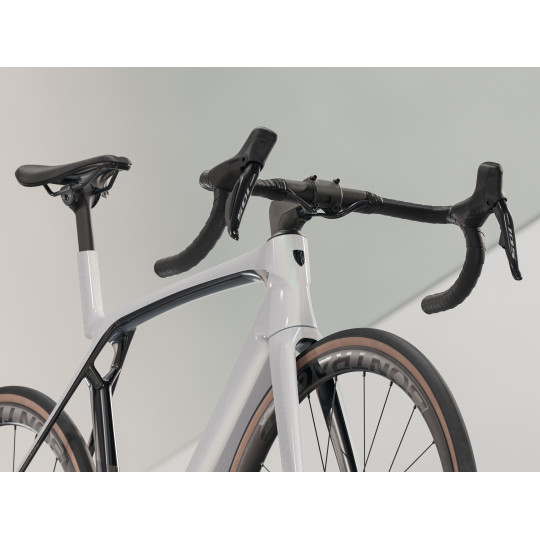 Rower TREK Madone SL 6 Gen 8